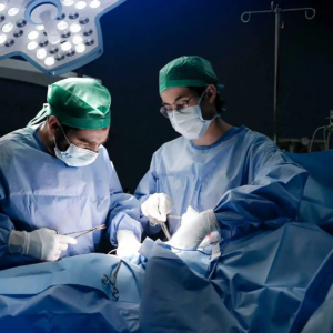 Procedimientos quirúrgicos y kits médicos